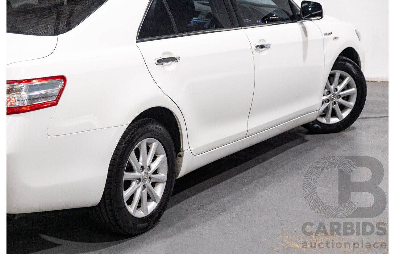 07/2011 Toyota Camry Hybrid AHV40R 4d Sedan White 2.4L