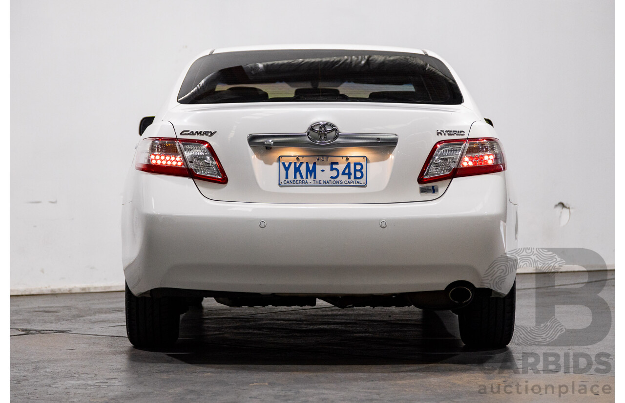 07/2011 Toyota Camry Hybrid AHV40R 4d Sedan White 2.4L