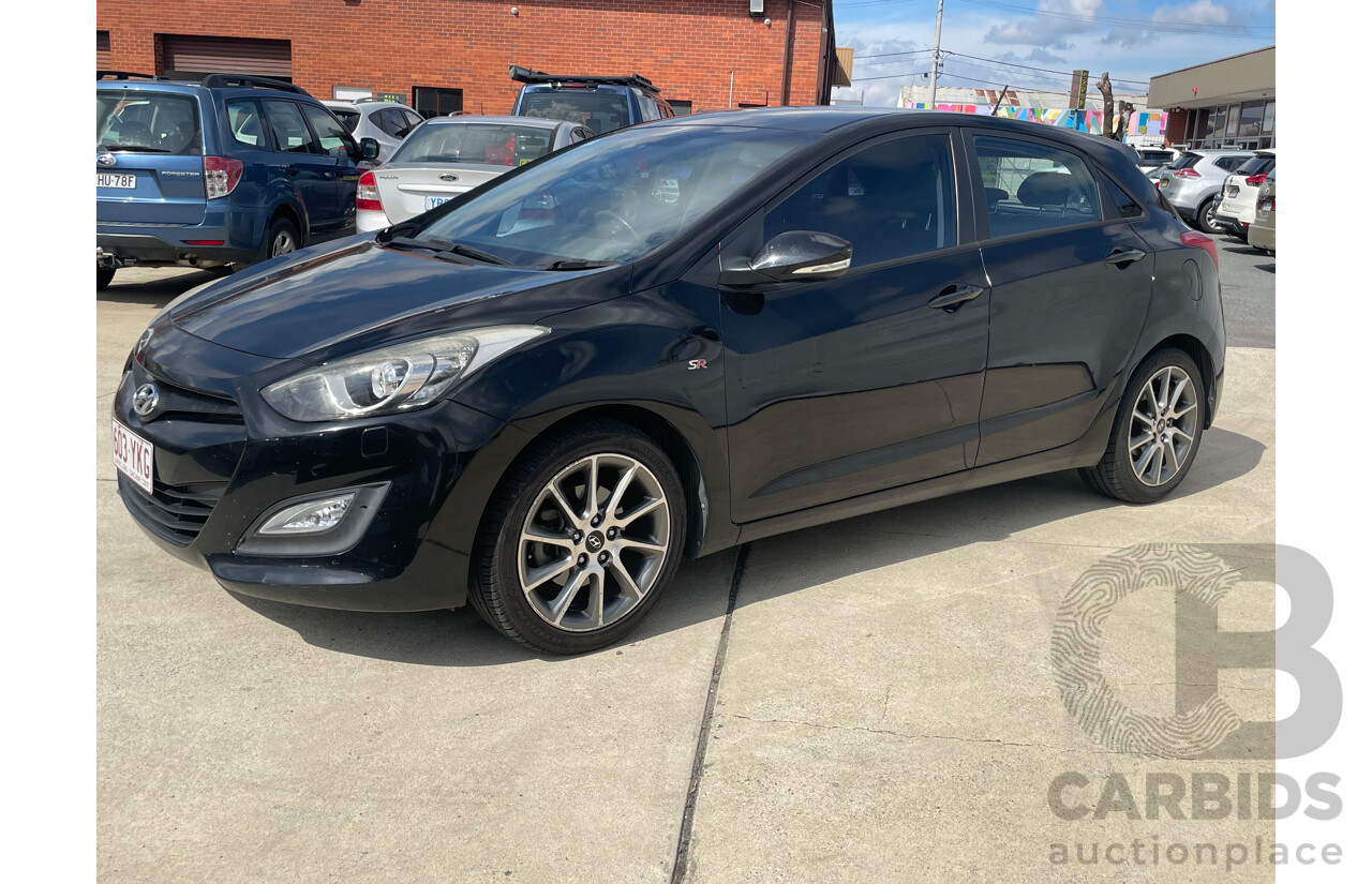 9/2013 Hyundai i30 SR GD MY14 5d Hatchback Black 2.0L