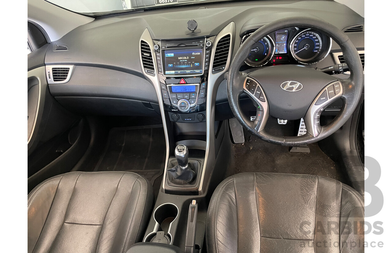 9/2013 Hyundai i30 SR GD MY14 5d Hatchback Black 2.0L