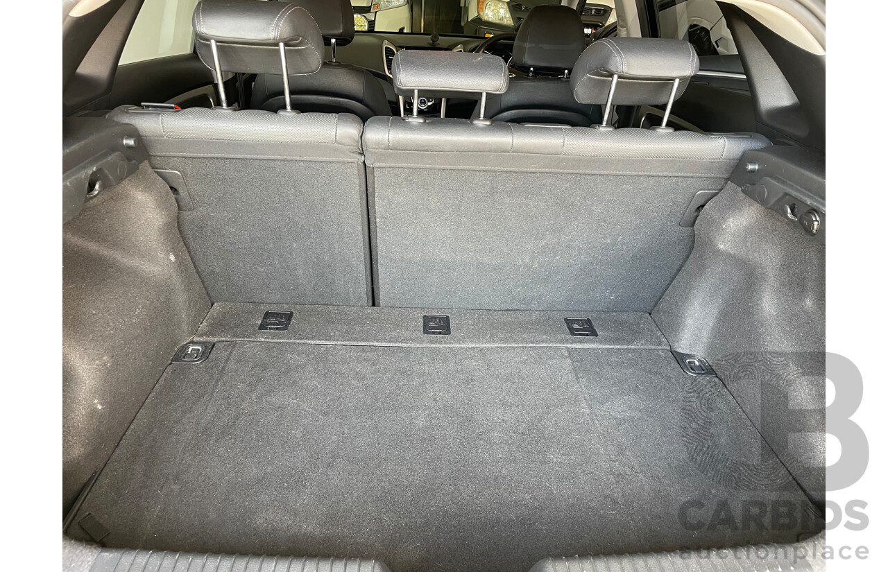 9/2013 Hyundai i30 SR GD MY14 5d Hatchback Black 2.0L