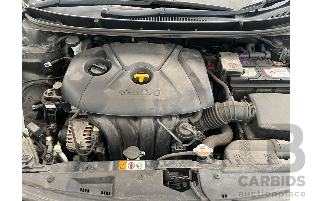 9/2013 Hyundai i30 SR GD MY14 5d Hatchback Black 2.0L