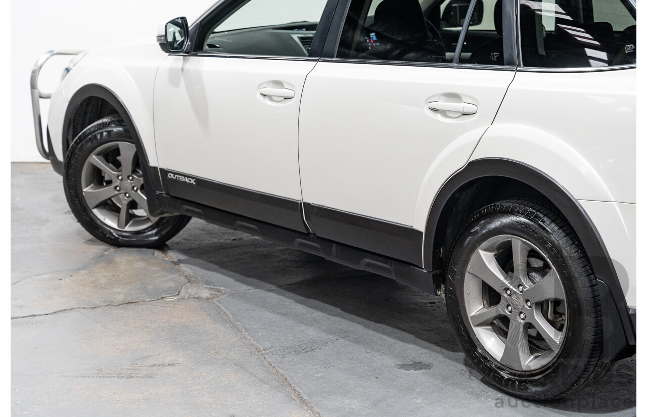 06/2014 Subaru Outback 2.5i AWD MY14 4D Wagon White 2.5L