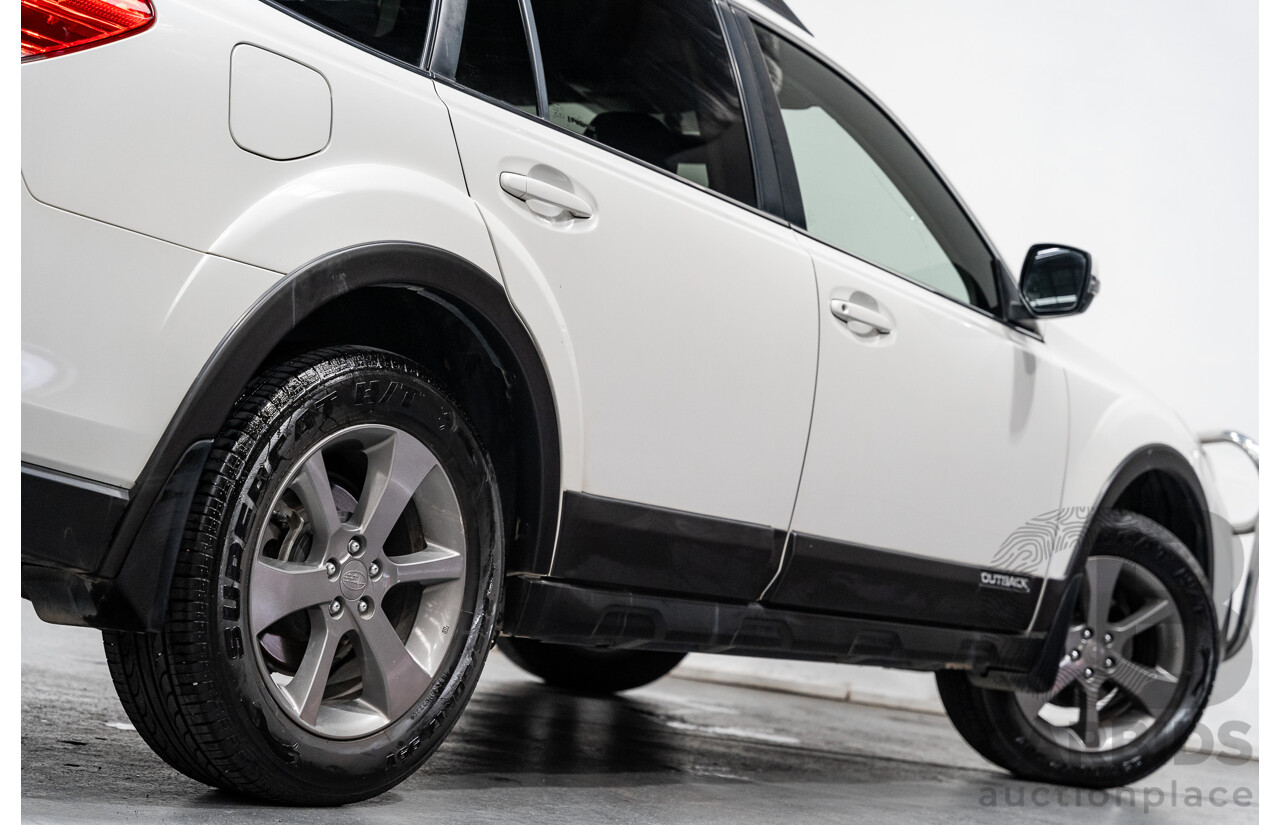 06/2014 Subaru Outback 2.5i AWD MY14 4D Wagon White 2.5L