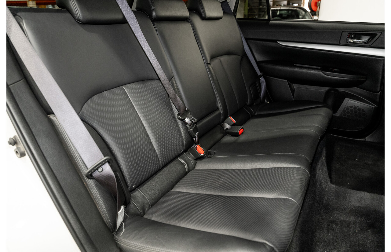 06/2014 Subaru Outback 2.5i AWD MY14 4D Wagon White 2.5L