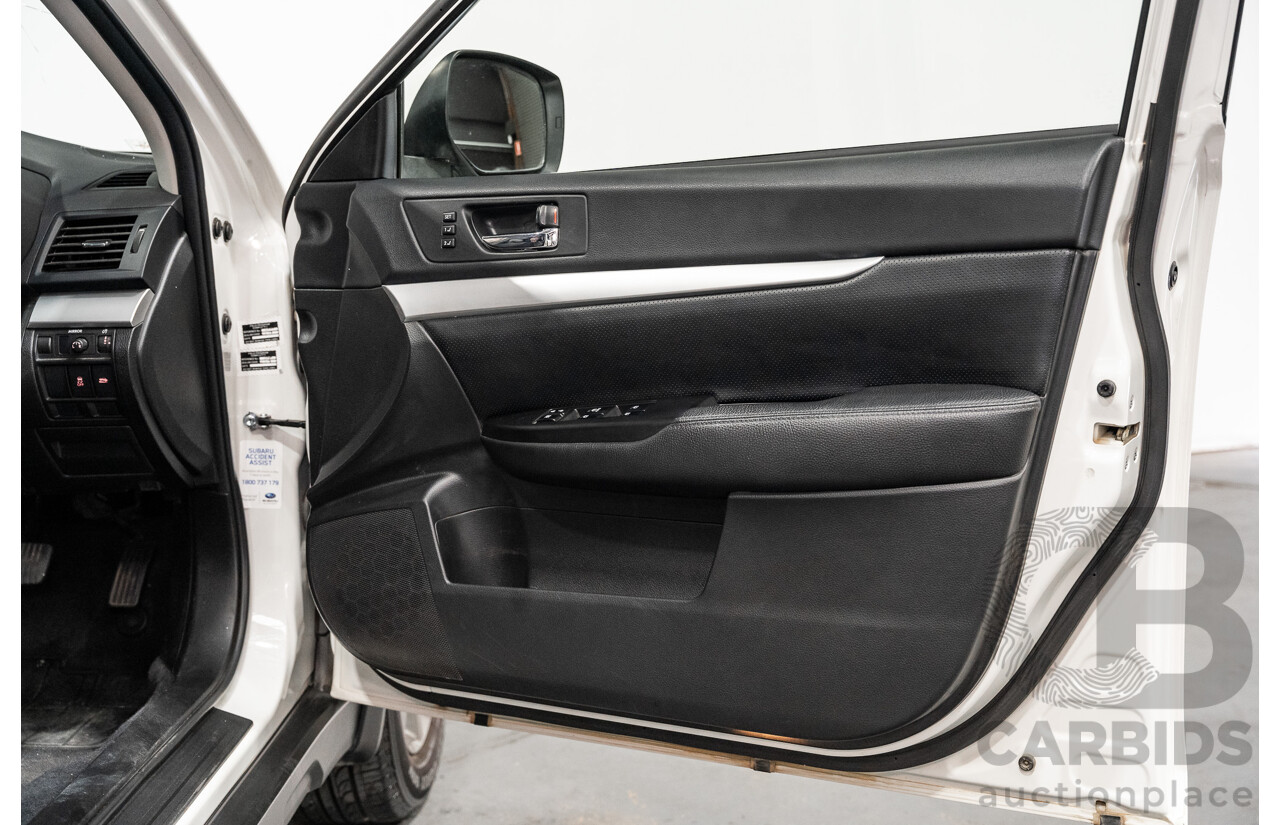 06/2014 Subaru Outback 2.5i AWD MY14 4D Wagon White 2.5L