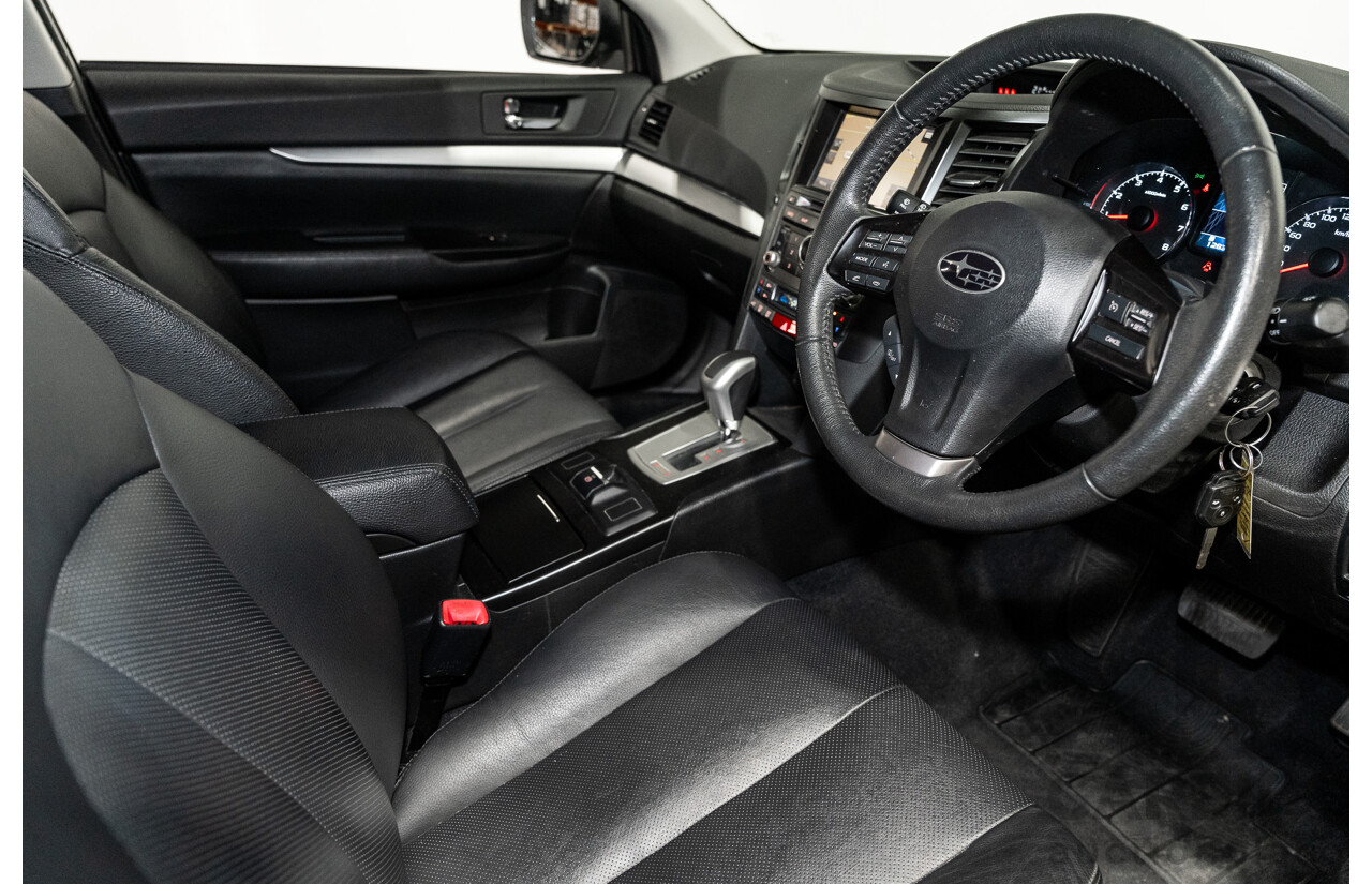 06/2014 Subaru Outback 2.5i AWD MY14 4D Wagon White 2.5L