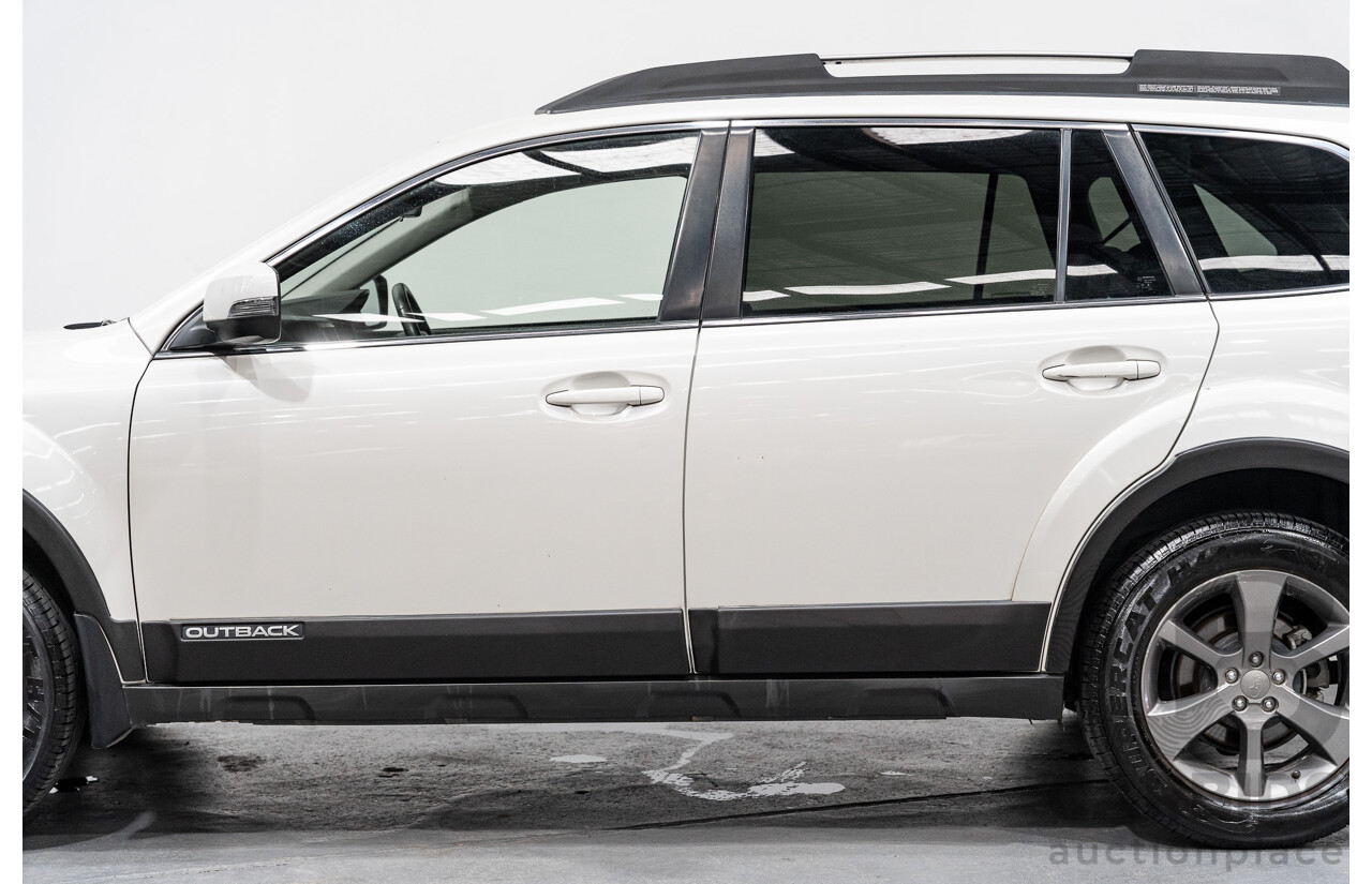 06/2014 Subaru Outback 2.5i AWD MY14 4D Wagon White 2.5L
