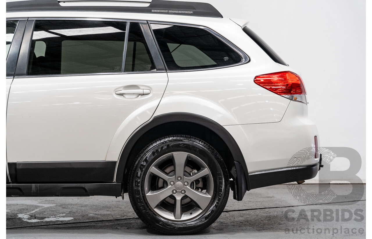 06/2014 Subaru Outback 2.5i AWD MY14 4D Wagon White 2.5L