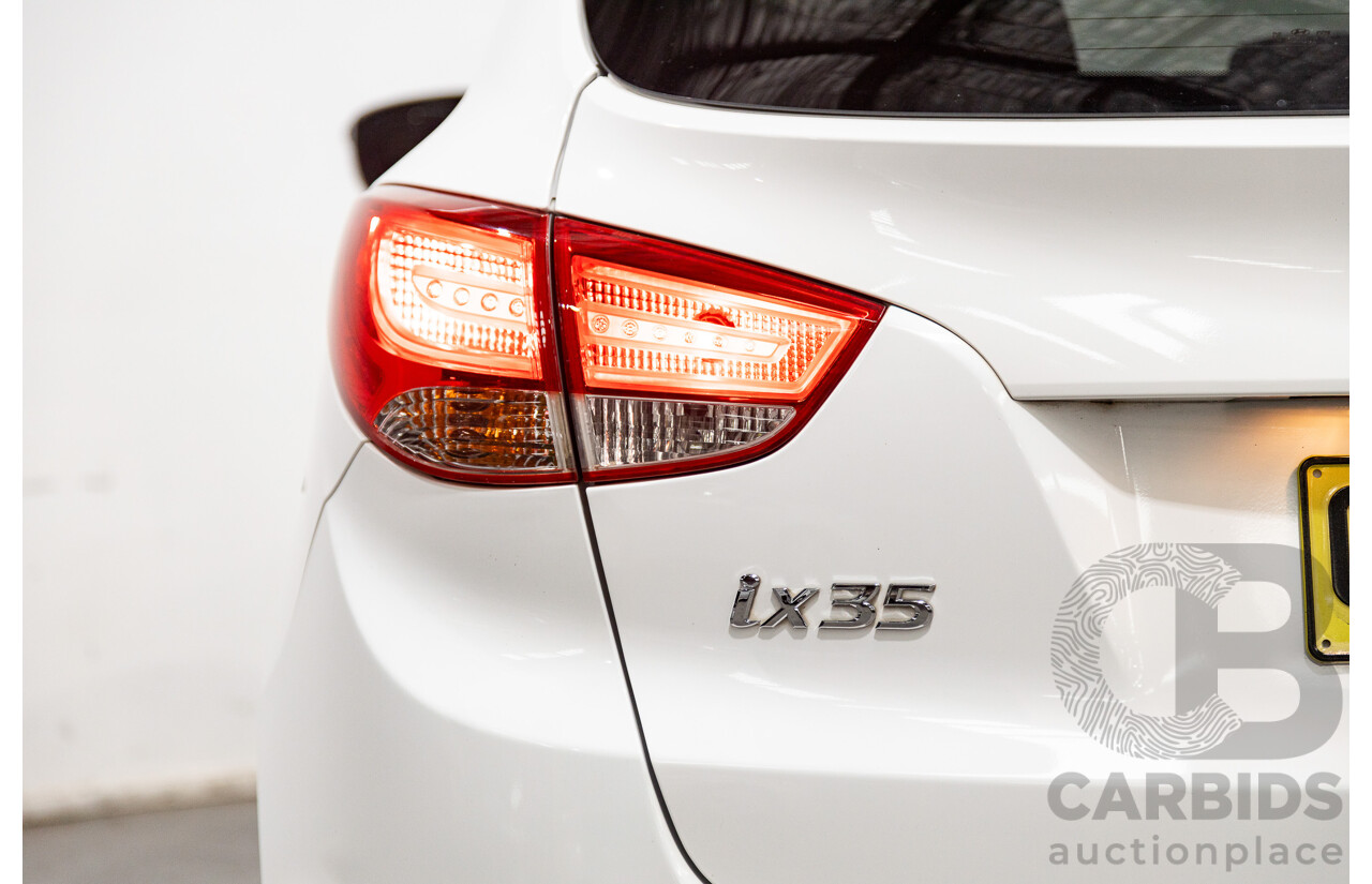 11/2014 Hyundai IX35 Highlander (AWD) LM SERIES II 4D Wagon White Turbo Diesel 2.0L