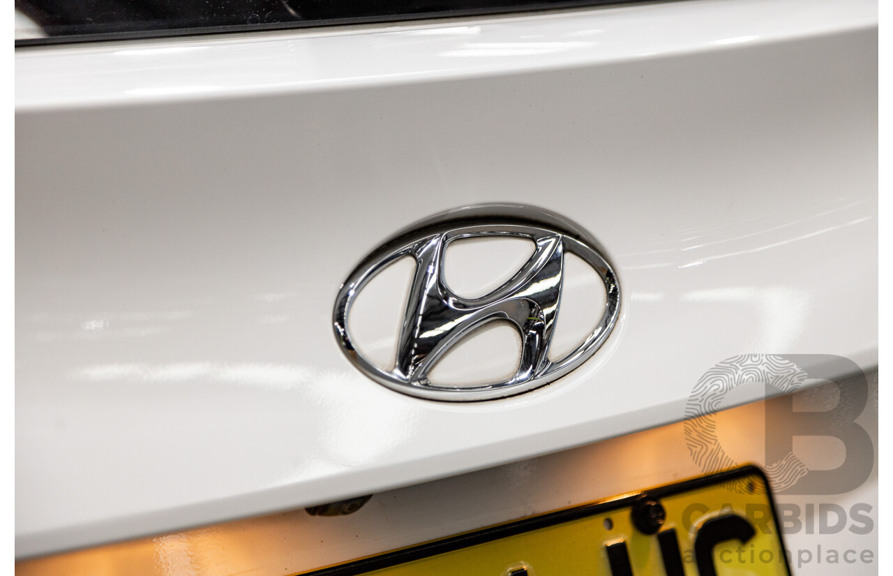 11/2014 Hyundai IX35 Highlander (AWD) LM SERIES II 4D Wagon White Turbo Diesel 2.0L