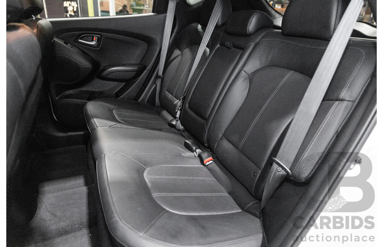 11/2014 Hyundai IX35 Highlander (AWD) LM SERIES II 4D Wagon White Turbo Diesel 2.0L