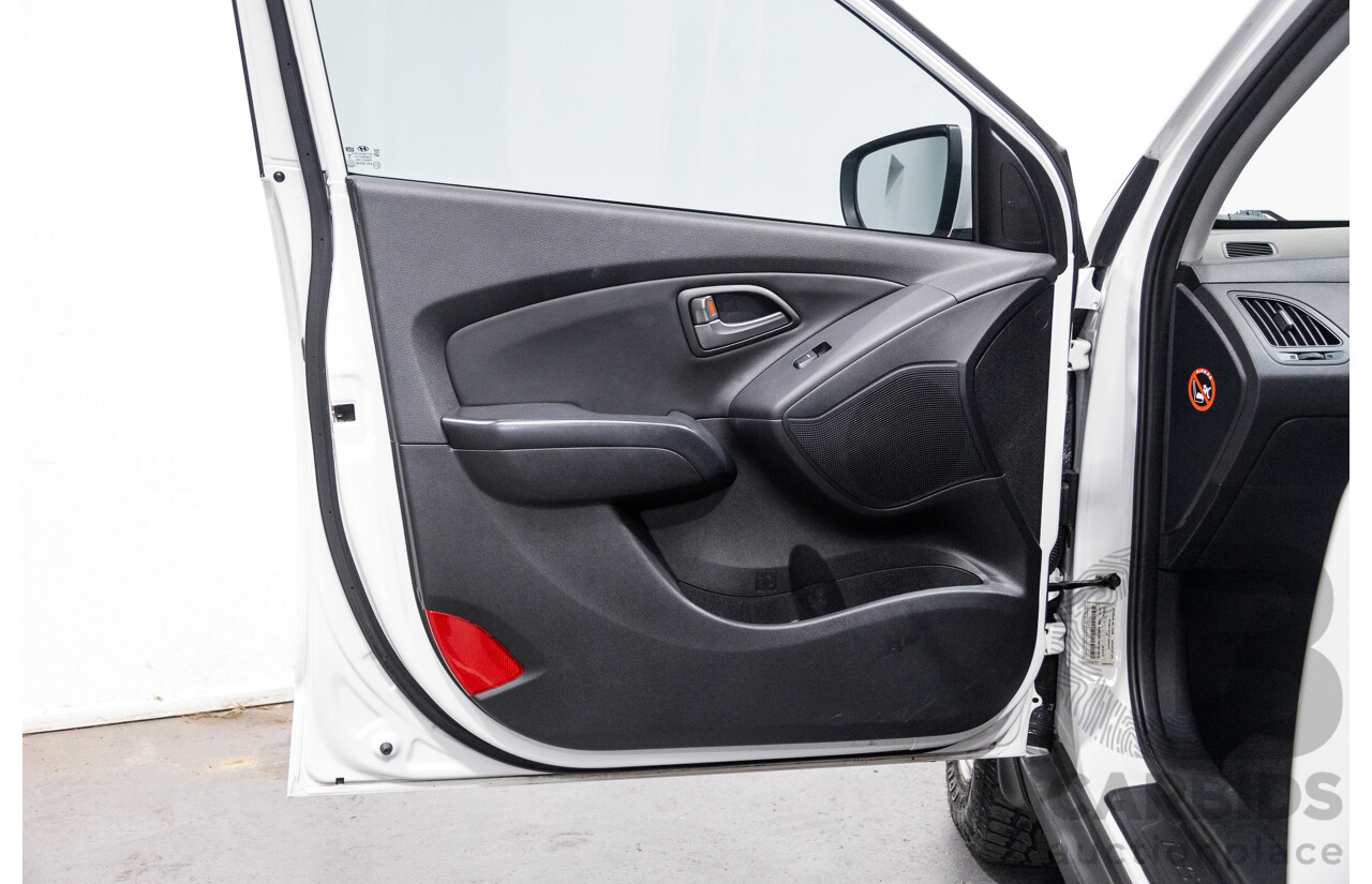 11/2014 Hyundai IX35 Highlander (AWD) LM SERIES II 4D Wagon White Turbo Diesel 2.0L