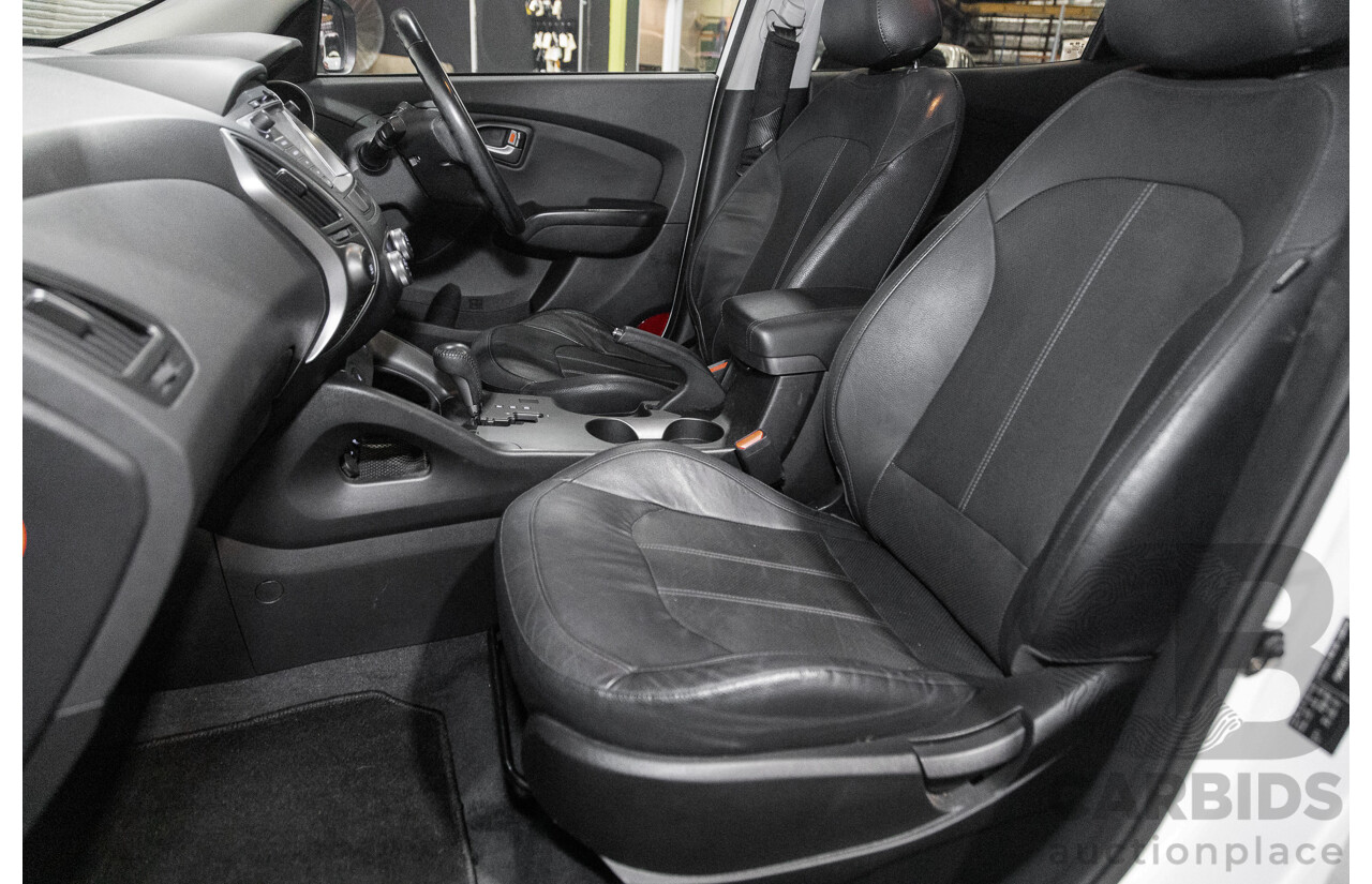 11/2014 Hyundai IX35 Highlander (AWD) LM SERIES II 4D Wagon White Turbo Diesel 2.0L