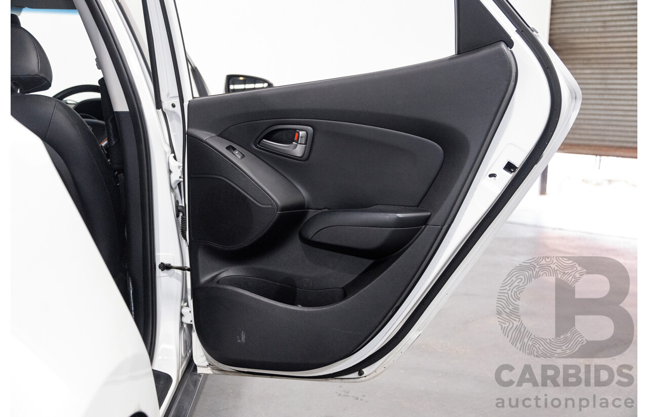 11/2014 Hyundai IX35 Highlander (AWD) LM SERIES II 4D Wagon White Turbo Diesel 2.0L