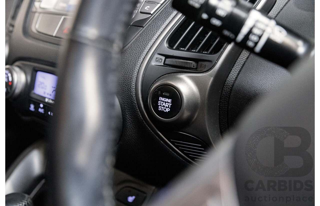 11/2014 Hyundai IX35 Highlander (AWD) LM SERIES II 4D Wagon White Turbo Diesel 2.0L