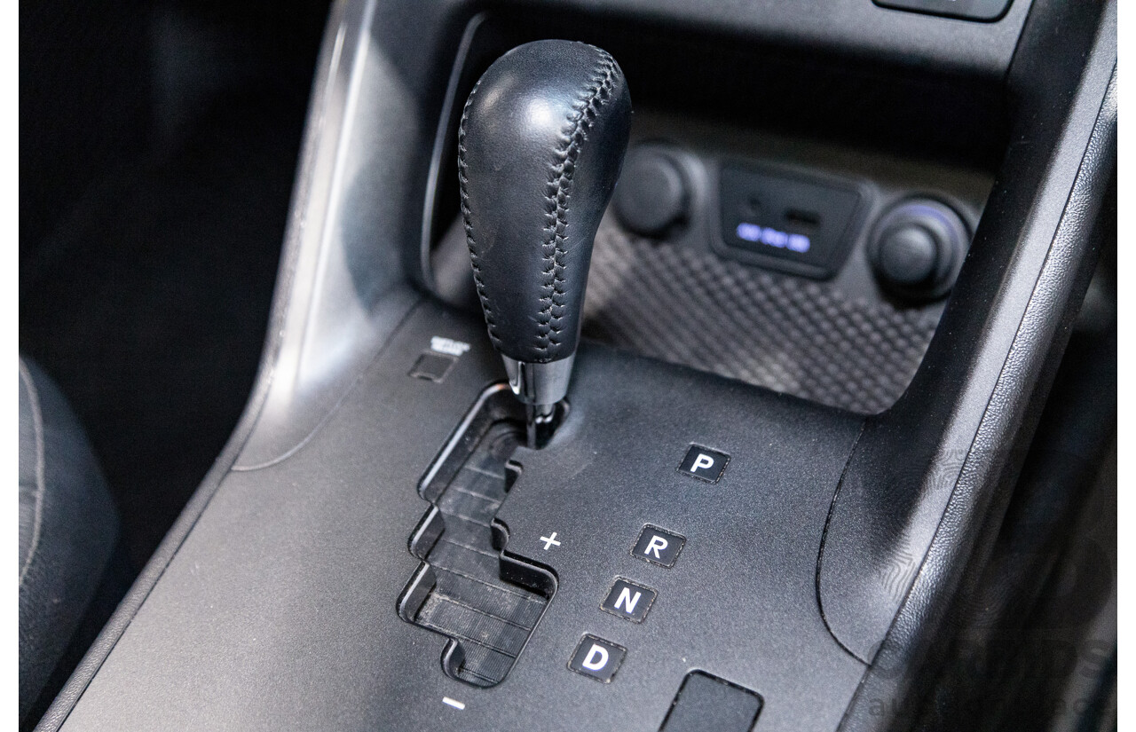 11/2014 Hyundai IX35 Highlander (AWD) LM SERIES II 4D Wagon White Turbo Diesel 2.0L