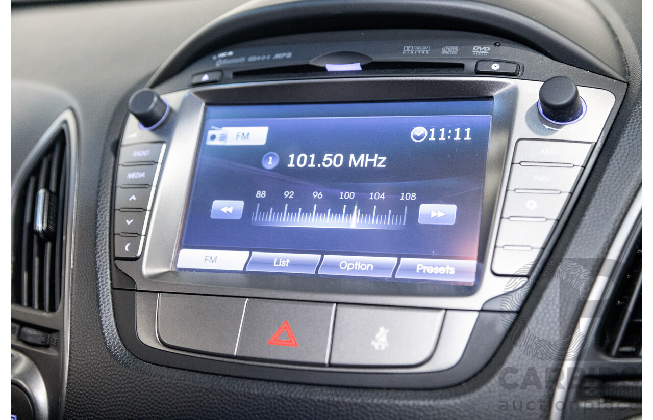 11/2014 Hyundai IX35 Highlander (AWD) LM SERIES II 4D Wagon White Turbo Diesel 2.0L