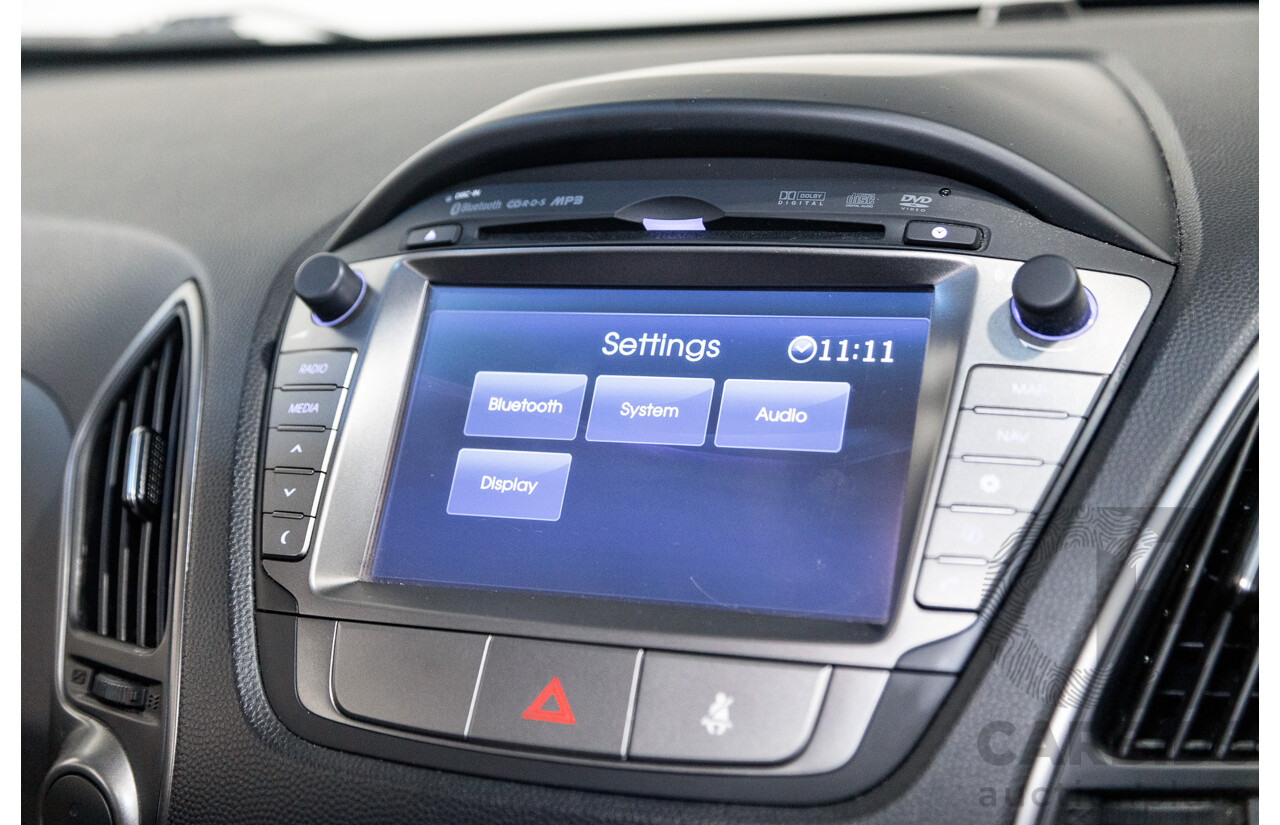 11/2014 Hyundai IX35 Highlander (AWD) LM SERIES II 4D Wagon White Turbo Diesel 2.0L