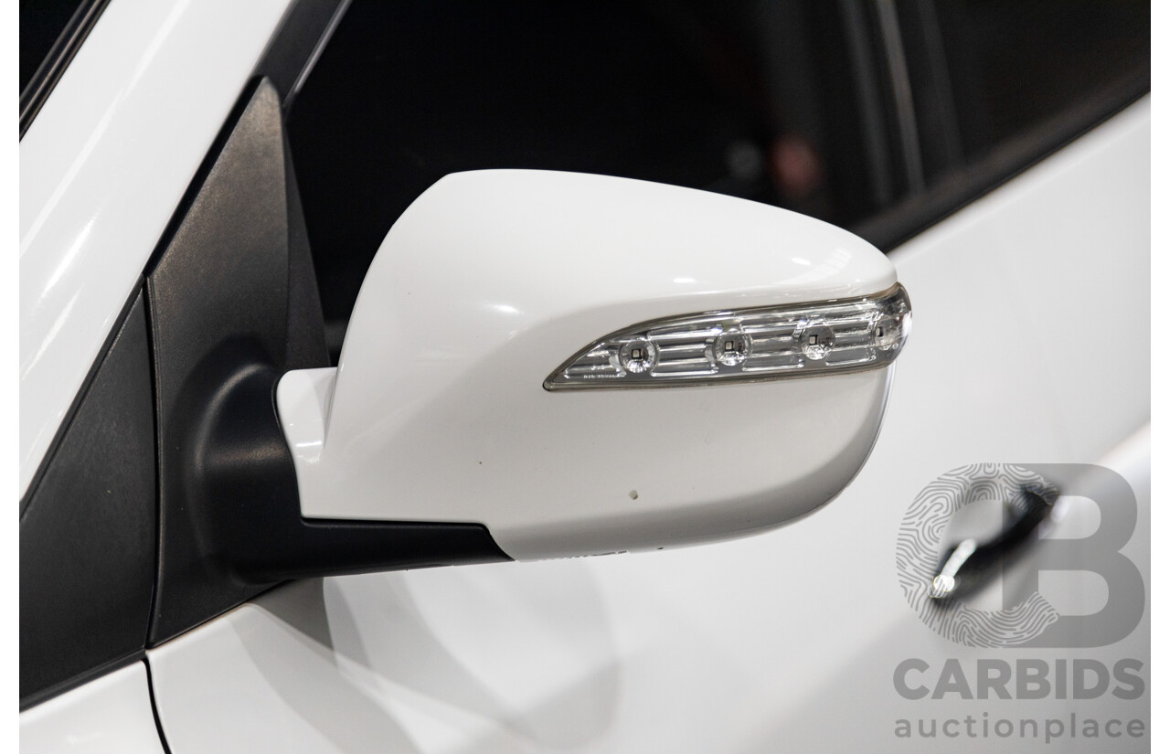 11/2014 Hyundai IX35 Highlander (AWD) LM SERIES II 4D Wagon White Turbo Diesel 2.0L