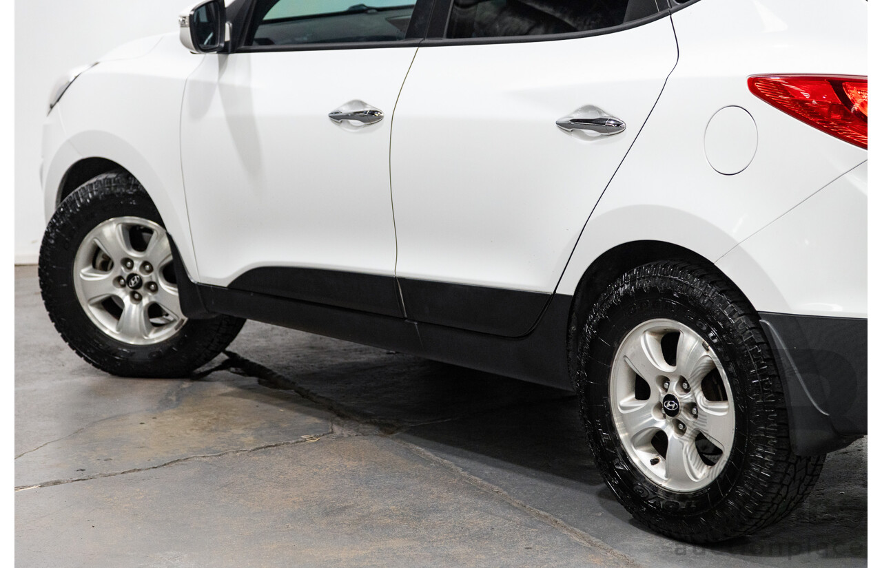 11/2014 Hyundai IX35 Highlander (AWD) LM SERIES II 4D Wagon White Turbo Diesel 2.0L
