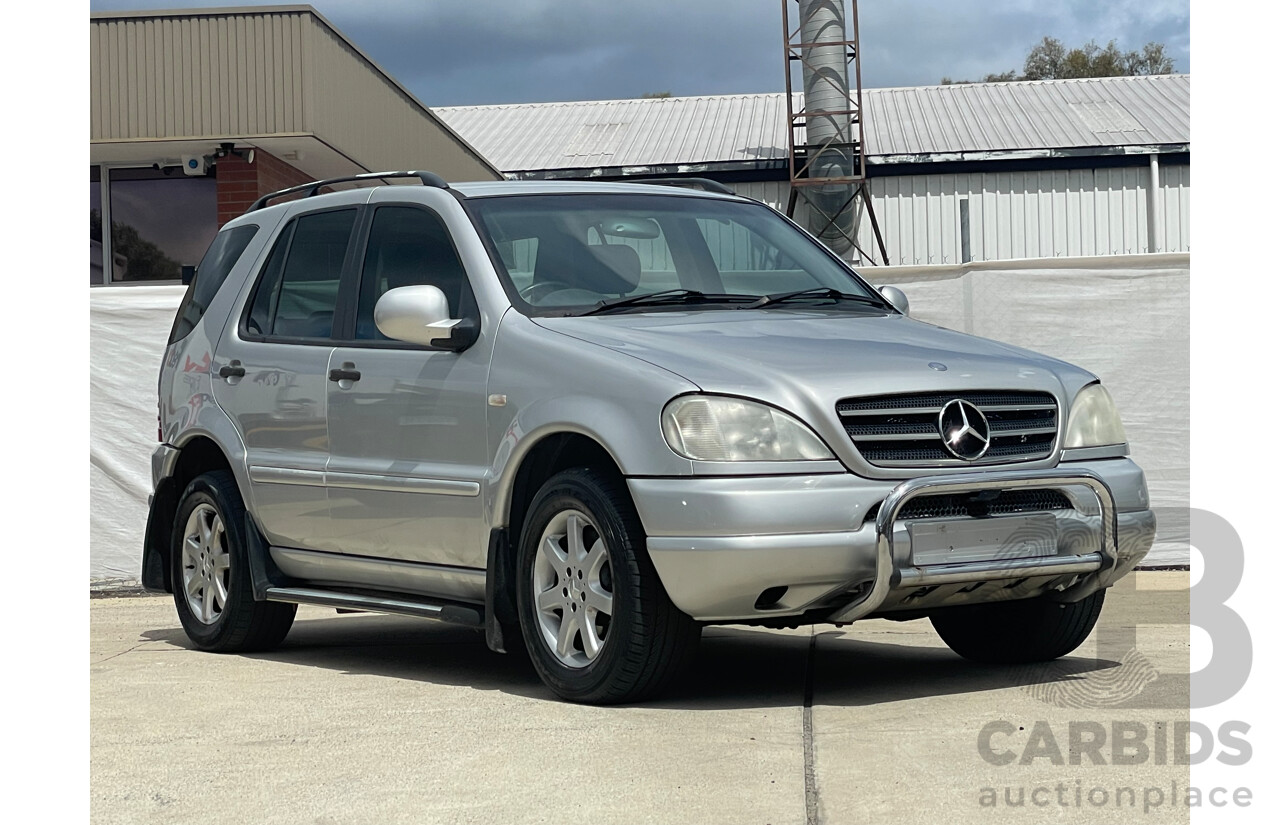 4/2000 Mercedes-Benz ML 430 (4x4)  4d Wagon Silver 4.3L