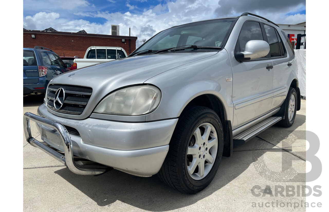 4/2000 Mercedes-Benz ML 430 (4x4)  4d Wagon Silver 4.3L