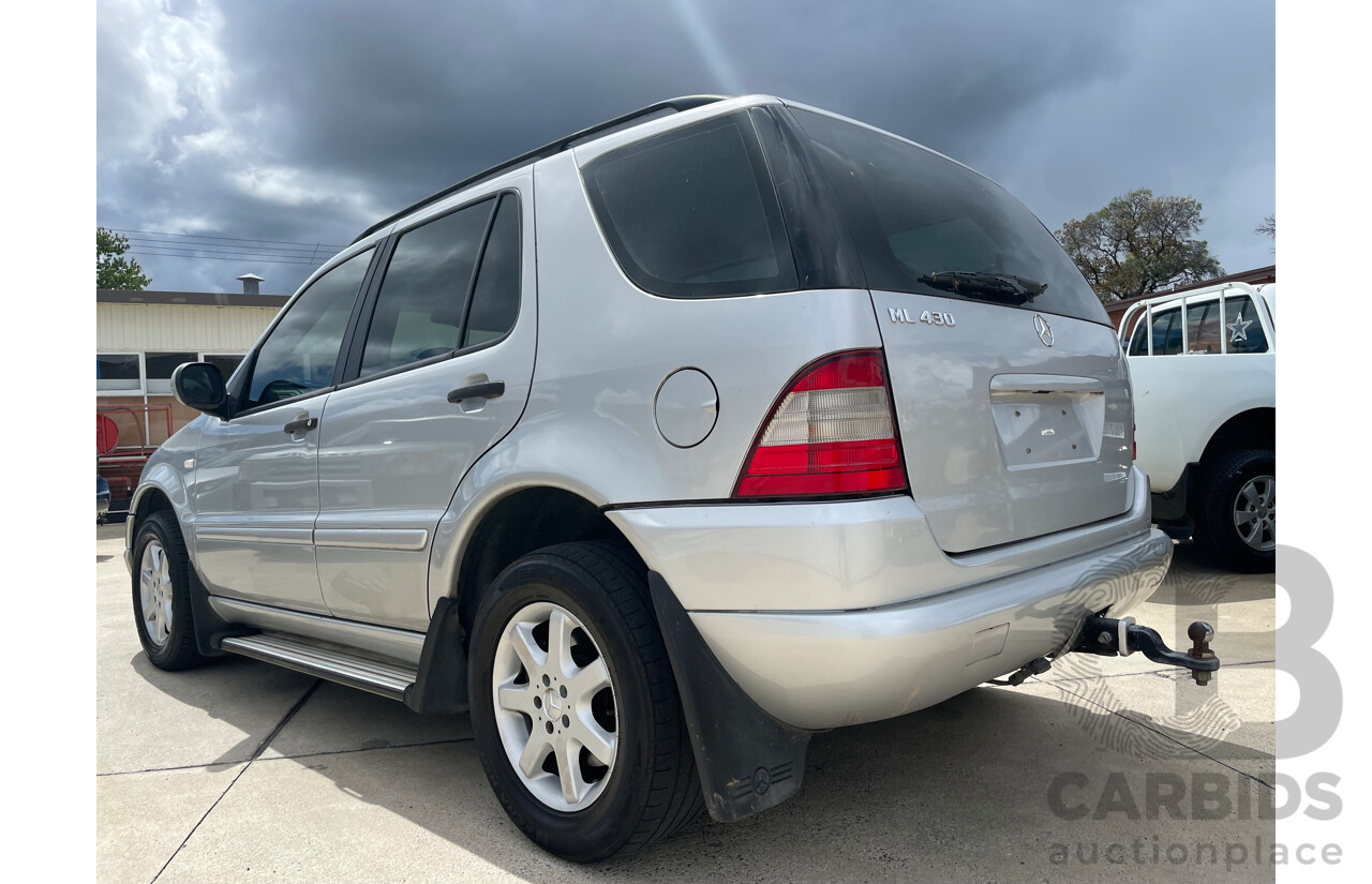 4/2000 Mercedes-Benz ML 430 (4x4)  4d Wagon Silver 4.3L
