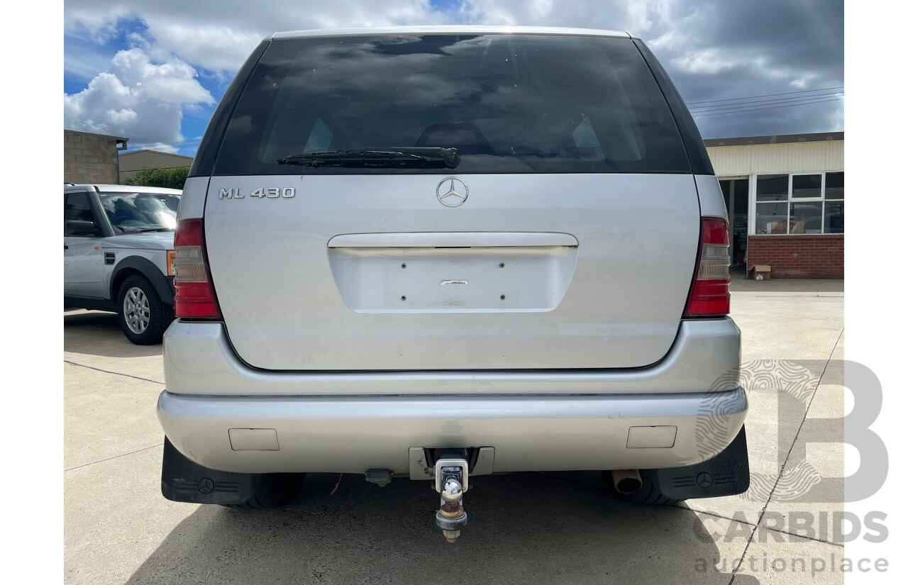 4/2000 Mercedes-Benz ML 430 (4x4)  4d Wagon Silver 4.3L