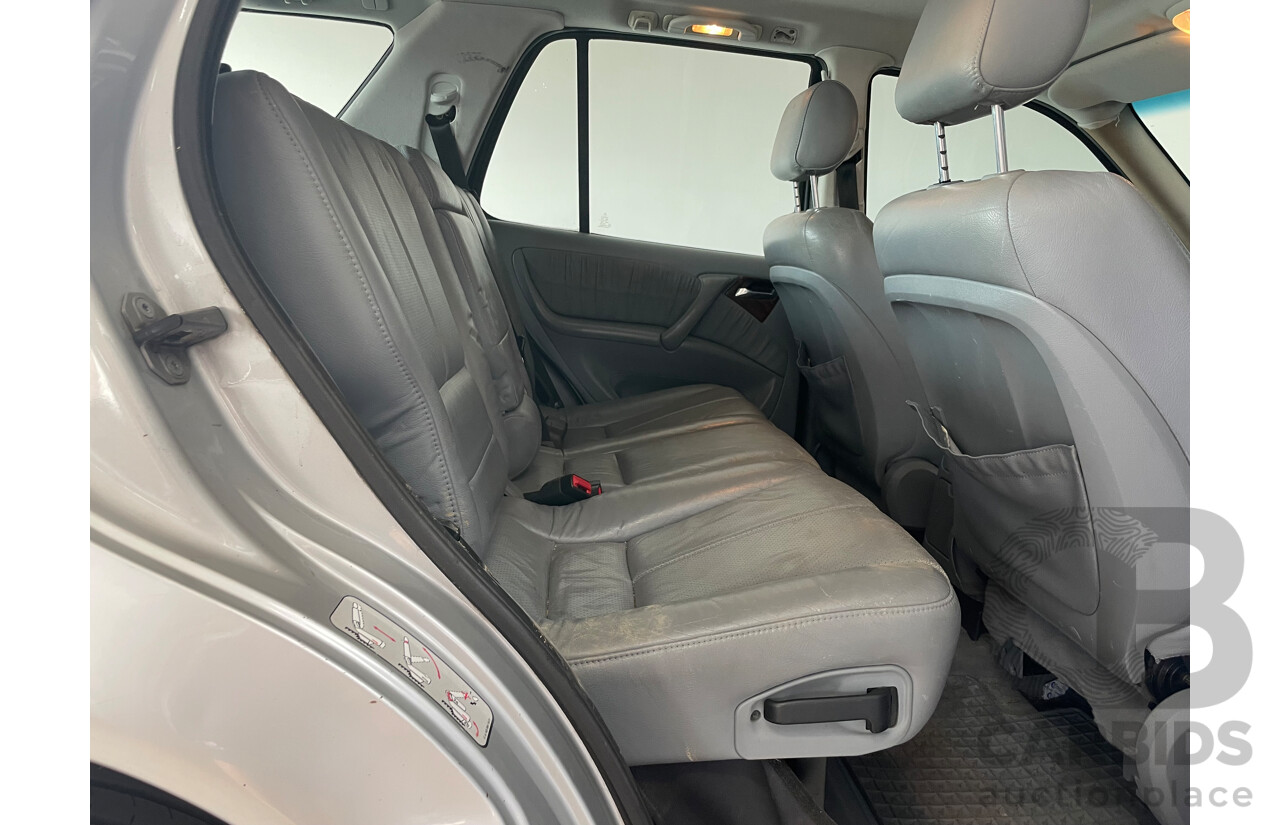 4/2000 Mercedes-Benz ML 430 (4x4)  4d Wagon Silver 4.3L