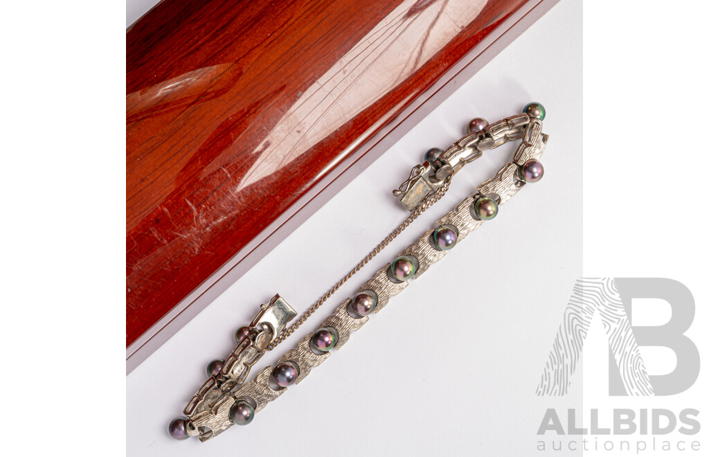 14ct White Gold Tahitian Pearl Bracelet with Safety Chain, 19cm, 29.84 Grams