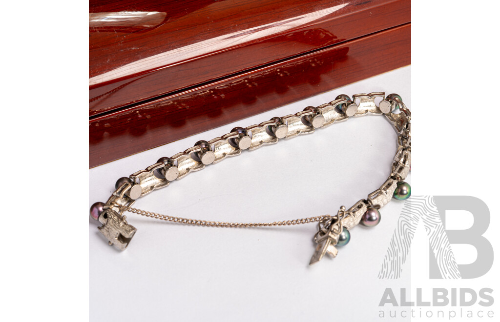 14ct White Gold Tahitian Pearl Bracelet with Safety Chain, 19cm, 29.84 Grams