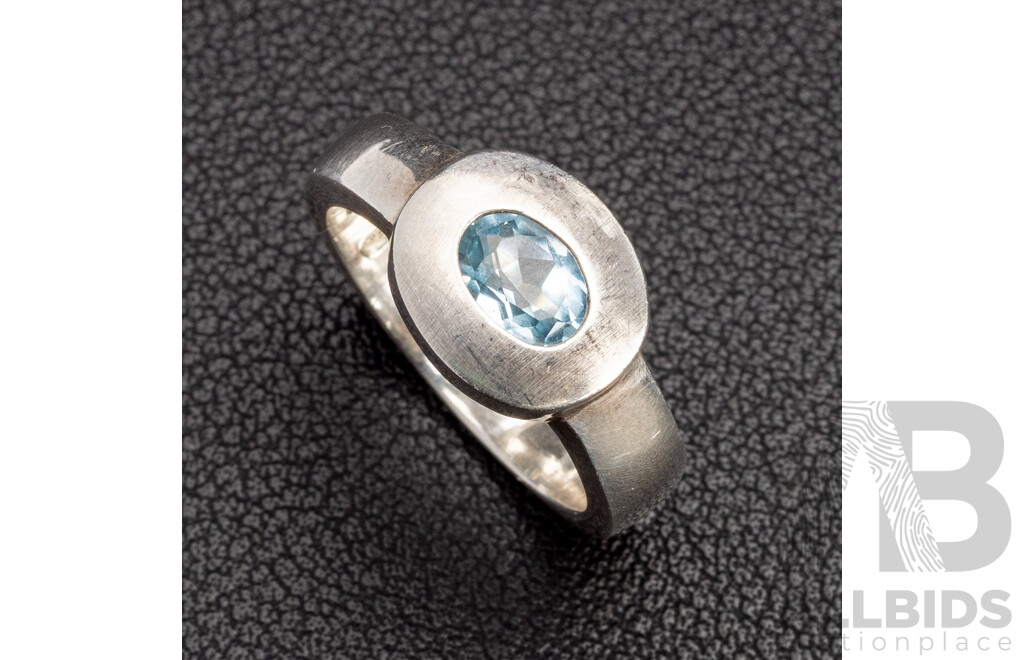 925 Sterling Silver Ring with Oval Topaz
