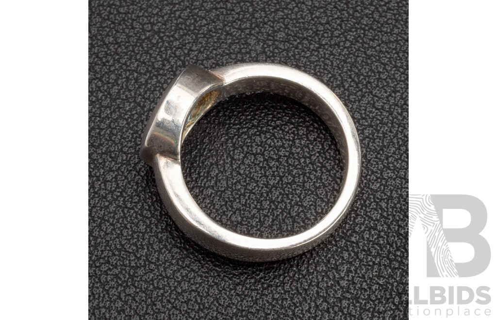 925 Sterling Silver Ring with Oval Topaz