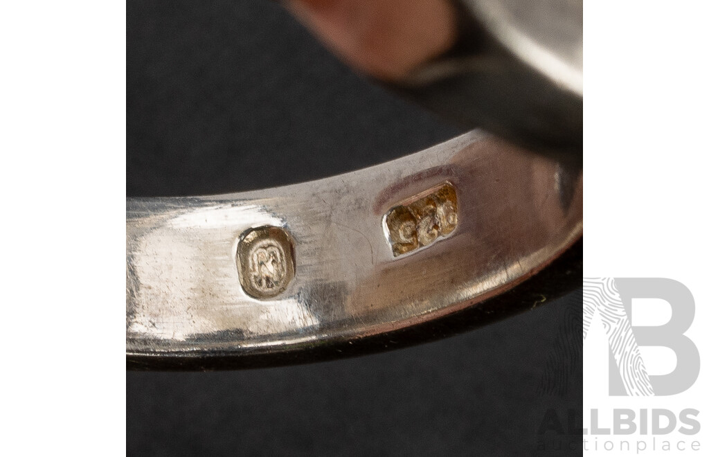 925 Sterling Silver Ring with Oval Topaz