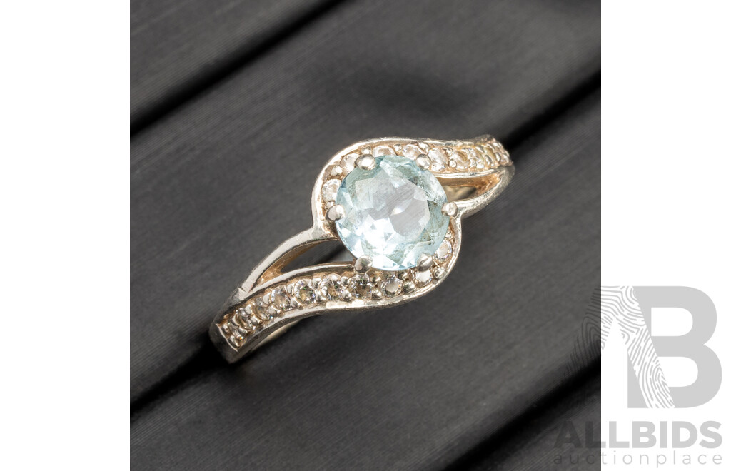 925 Sterling Silver Ring with Round Topaz
