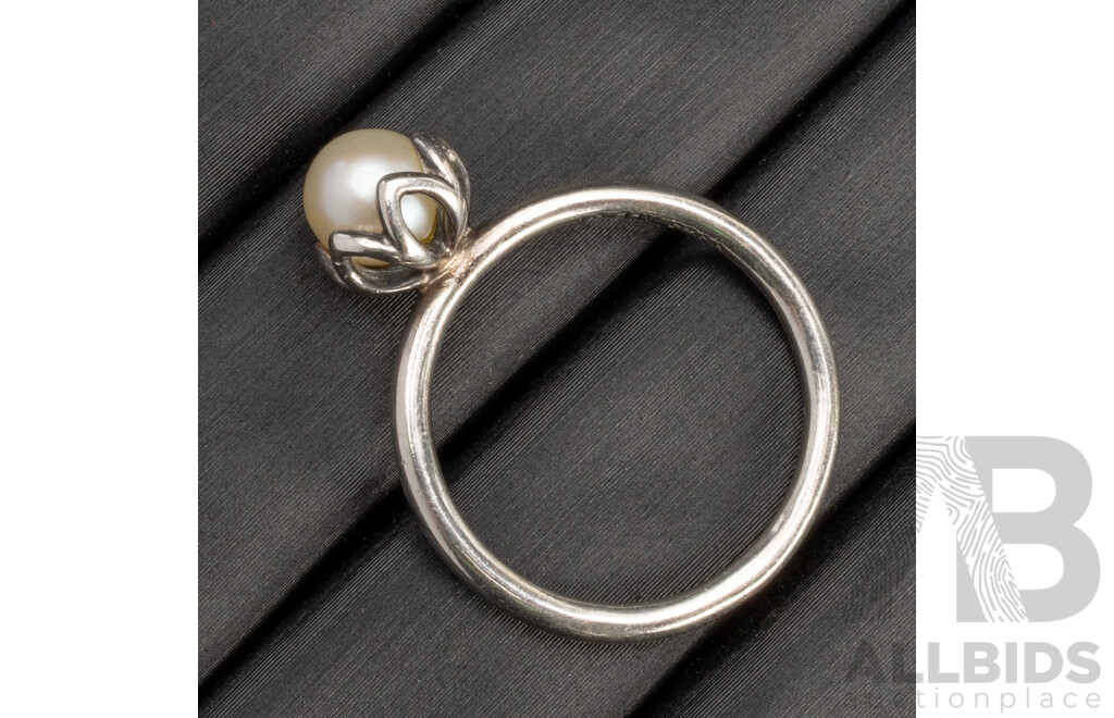 925 Sterling Silver Pearl Ring - by Pandora
