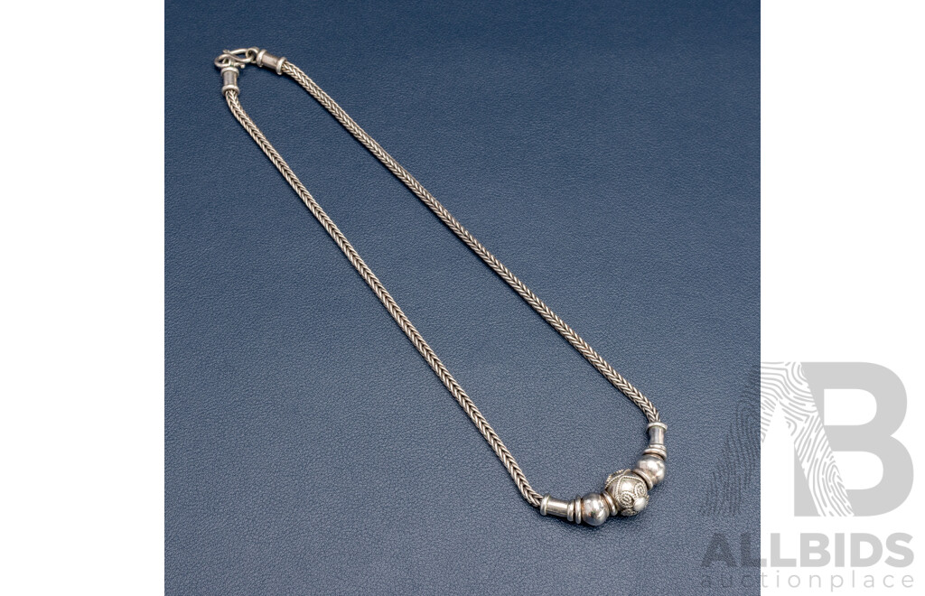 925 Sterling Silver Necklace with Centre Spining Ball Piece