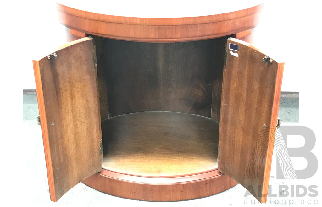 Oval Commode