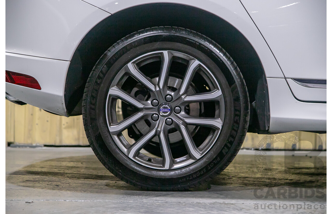 12/2015 Volvo XC60 D5 Luxury (AWD) DZ MY15 4d Wagon White Turbo Diesel 2.4L