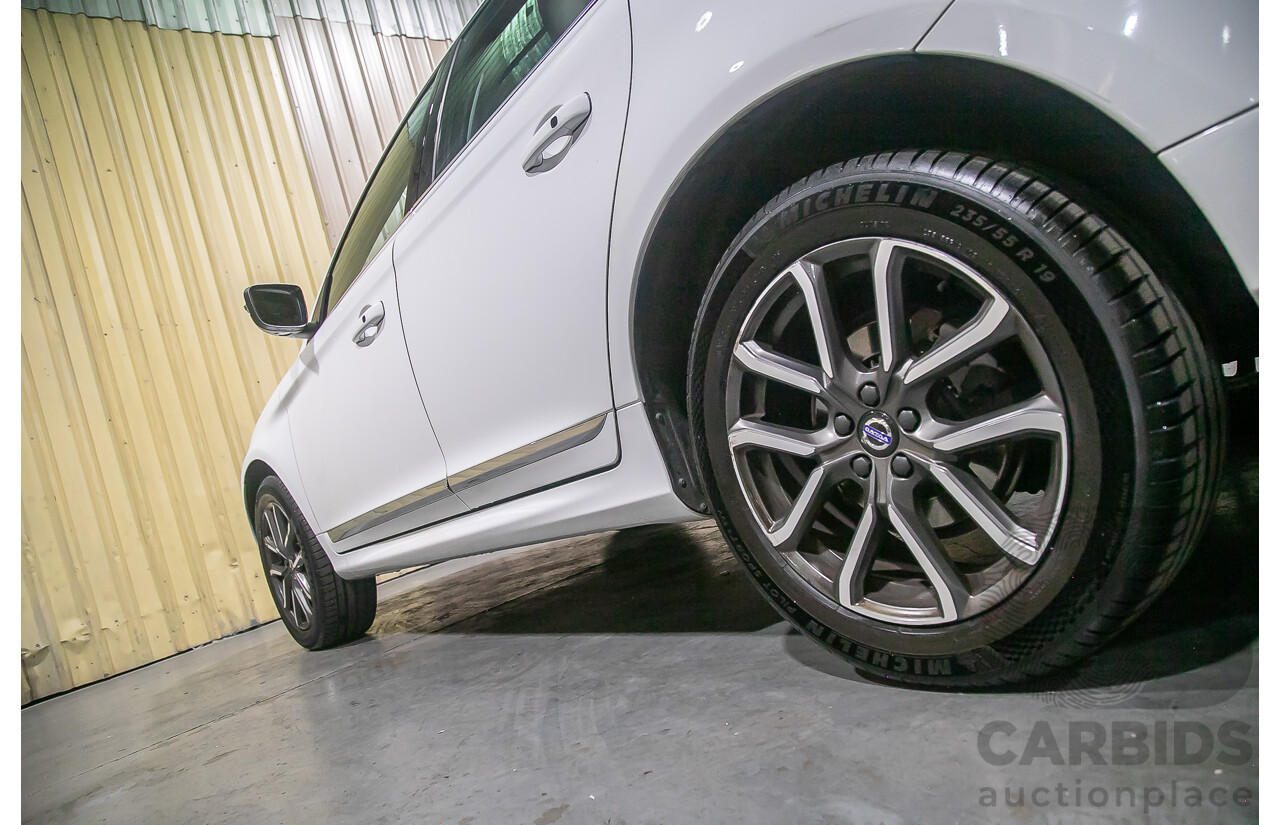 12/2015 Volvo XC60 D5 Luxury (AWD) DZ MY15 4d Wagon White Turbo Diesel 2.4L