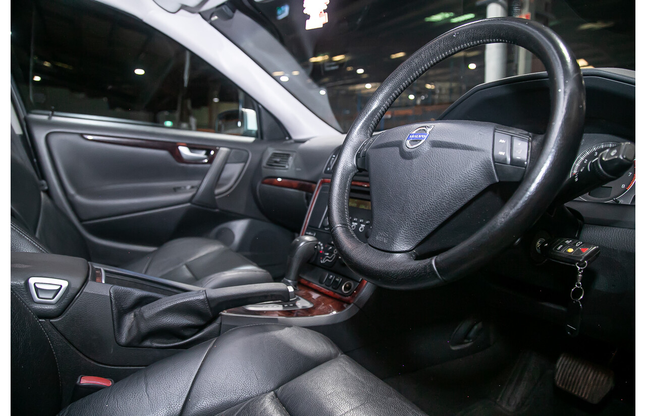 9/2005 Volvo S60 2.4 20V SE 05 Upgrade 4d Sedan Silver 2.4L