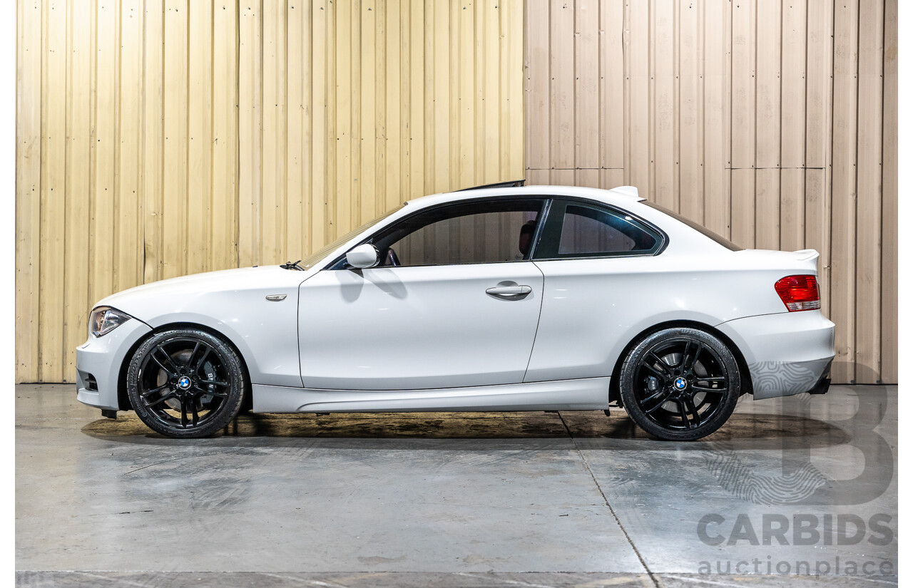 8/2009 BMW 135i Sport E82 MY09 2d Coupe White Turbo 3.0L