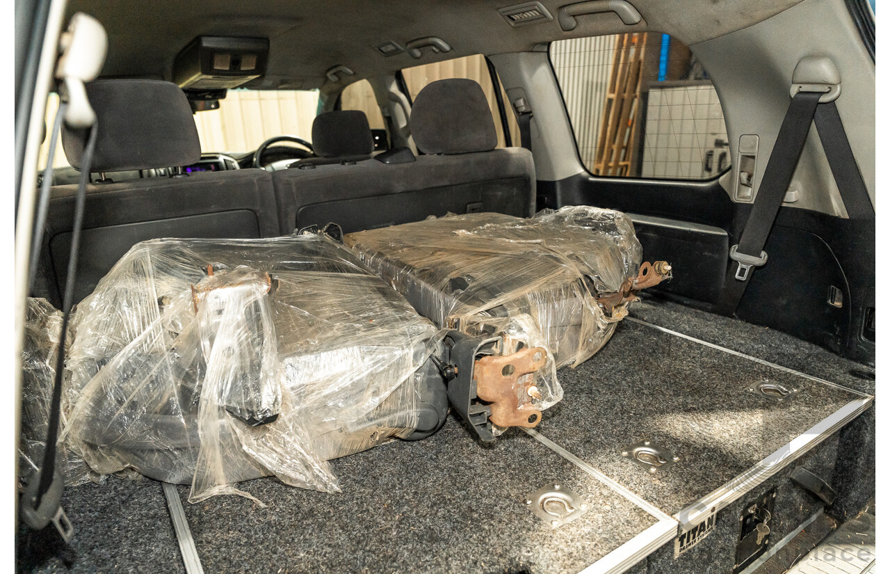 12/2008 Toyota Landcruiser GXL (4x4) VDJ200R 4d Wagon Blue Turbo Diesel V8 4.5L