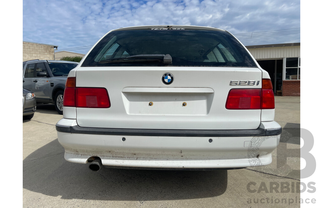08/97 Bmw 5 28i RWD  4D Sedan White 2.8L