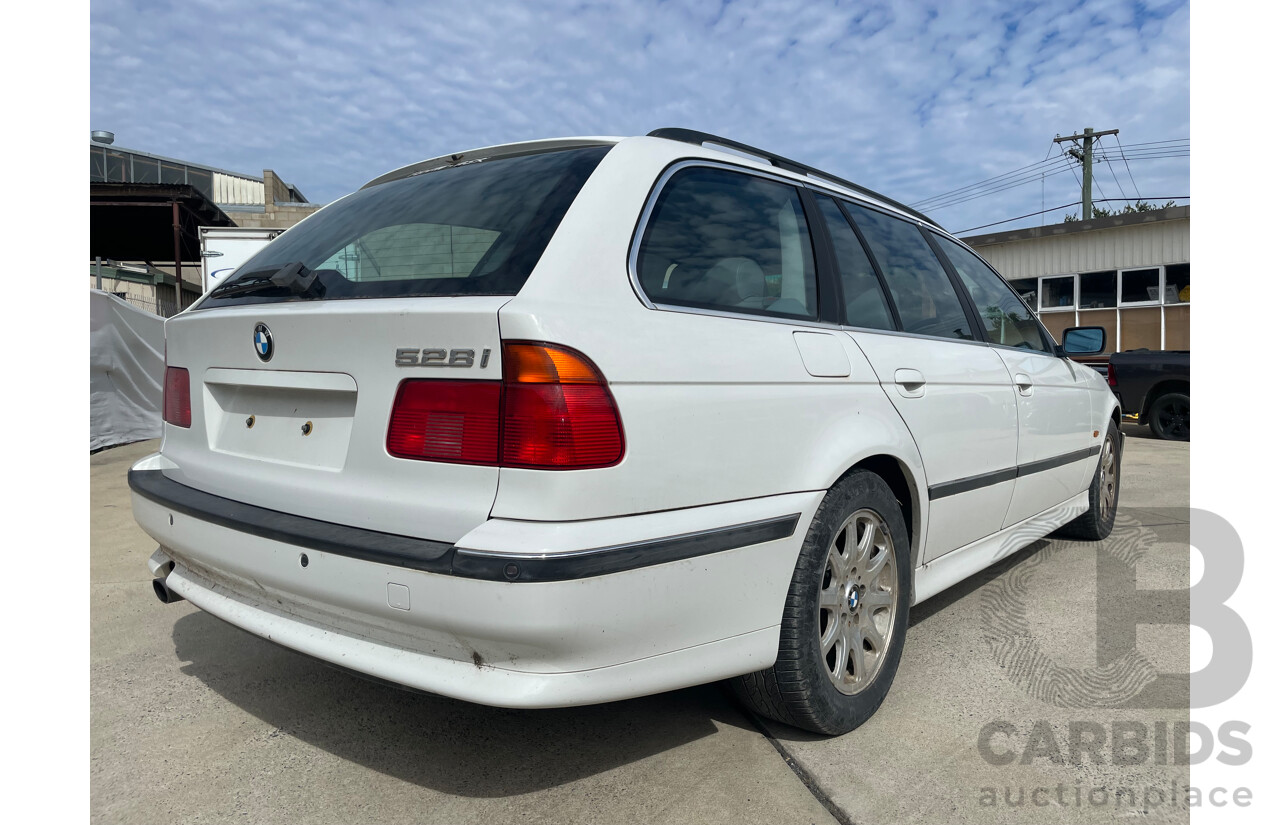 08/97 Bmw 5 28i RWD  4D Sedan White 2.8L