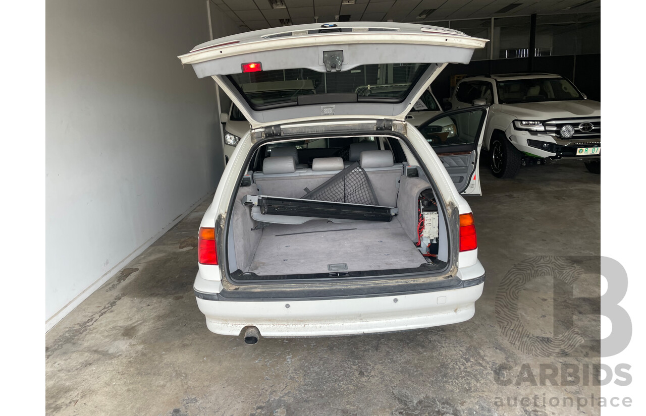 08/97 Bmw 5 28i RWD  4D Sedan White 2.8L