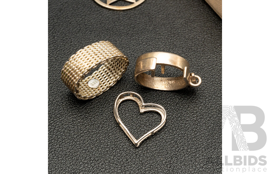 Collection of Sterling Silver Jewellery Including Mesh Ring, Other Rings and Pendants, 42.91 Grams