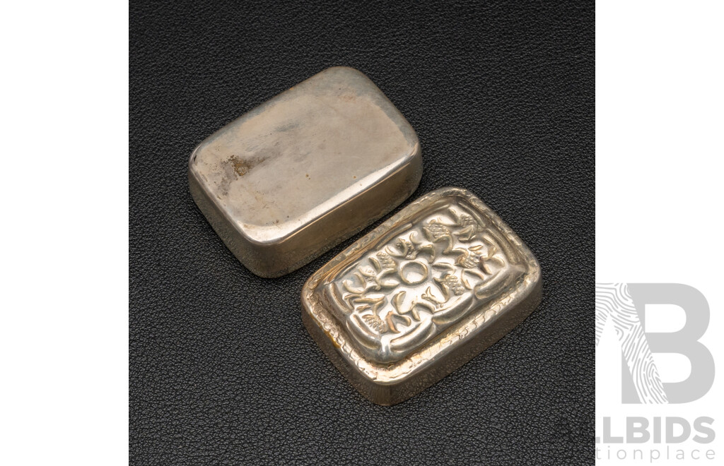 Vintage Sterling Silver Pill Box with Repousse Floral Motif and Fitted Lid, 18.66 Grams