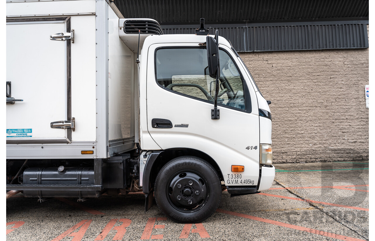 05/2008 Hino Dutro 414 - 300 Series 4x2 2d Cab Chassis White Turbo Diesel - Refidgerated Food Truck